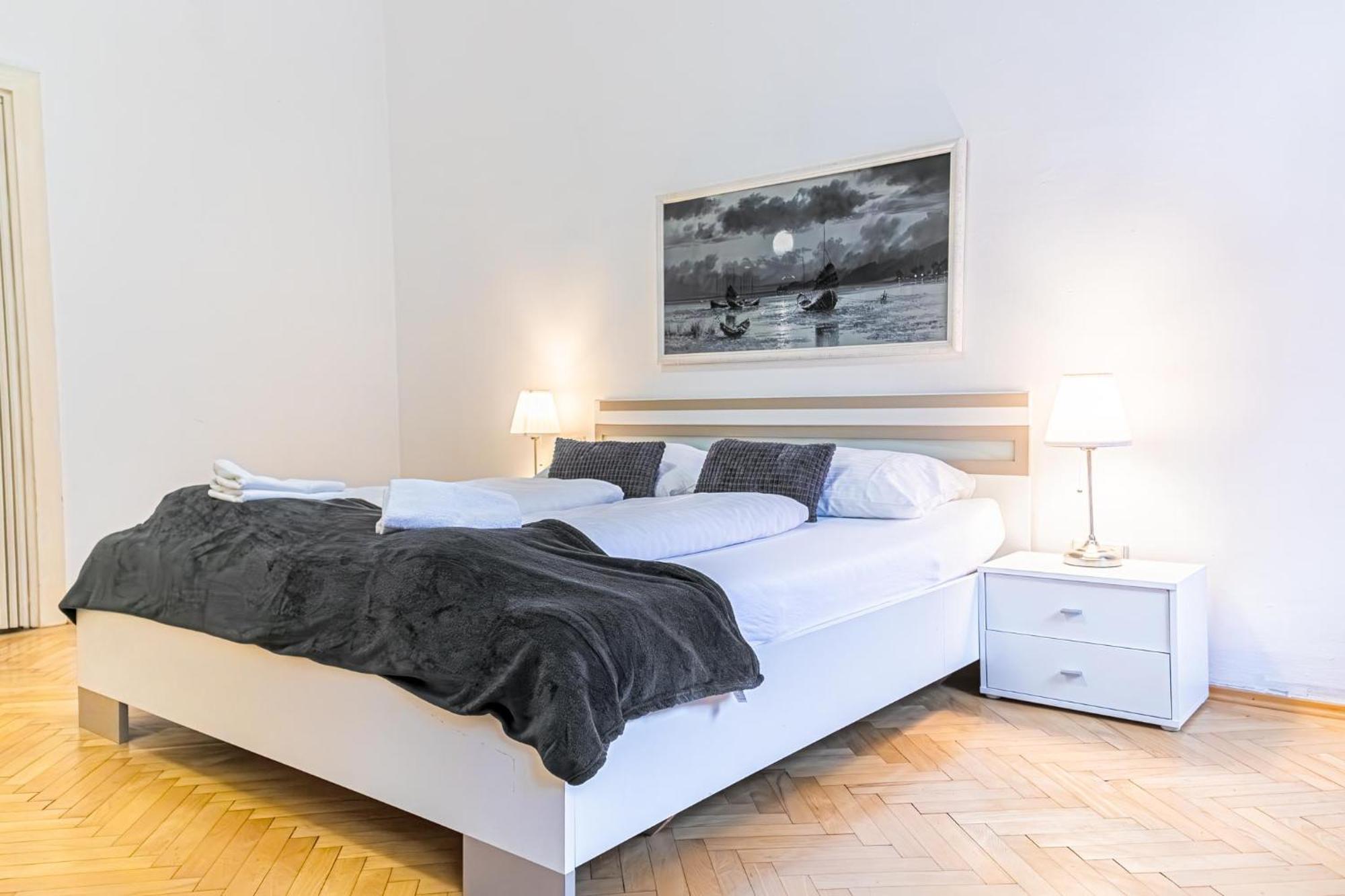 Deluxe 3Br Apt. Wiener Stadthalle - Suitable For Longstays Luaran gambar